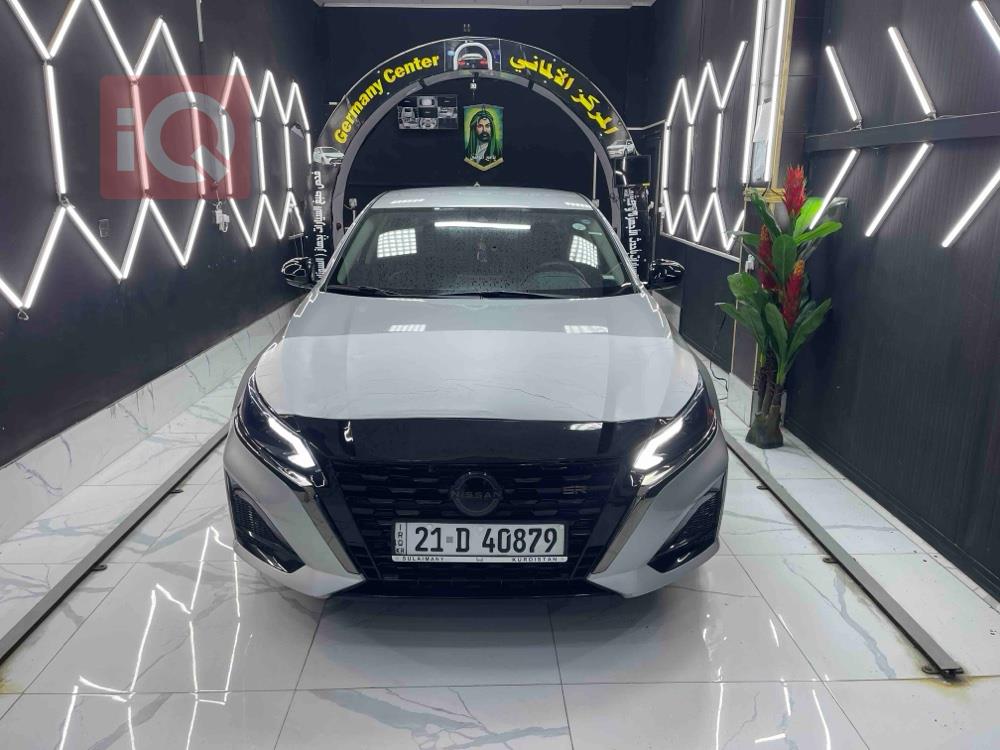 نيسان ألتيما